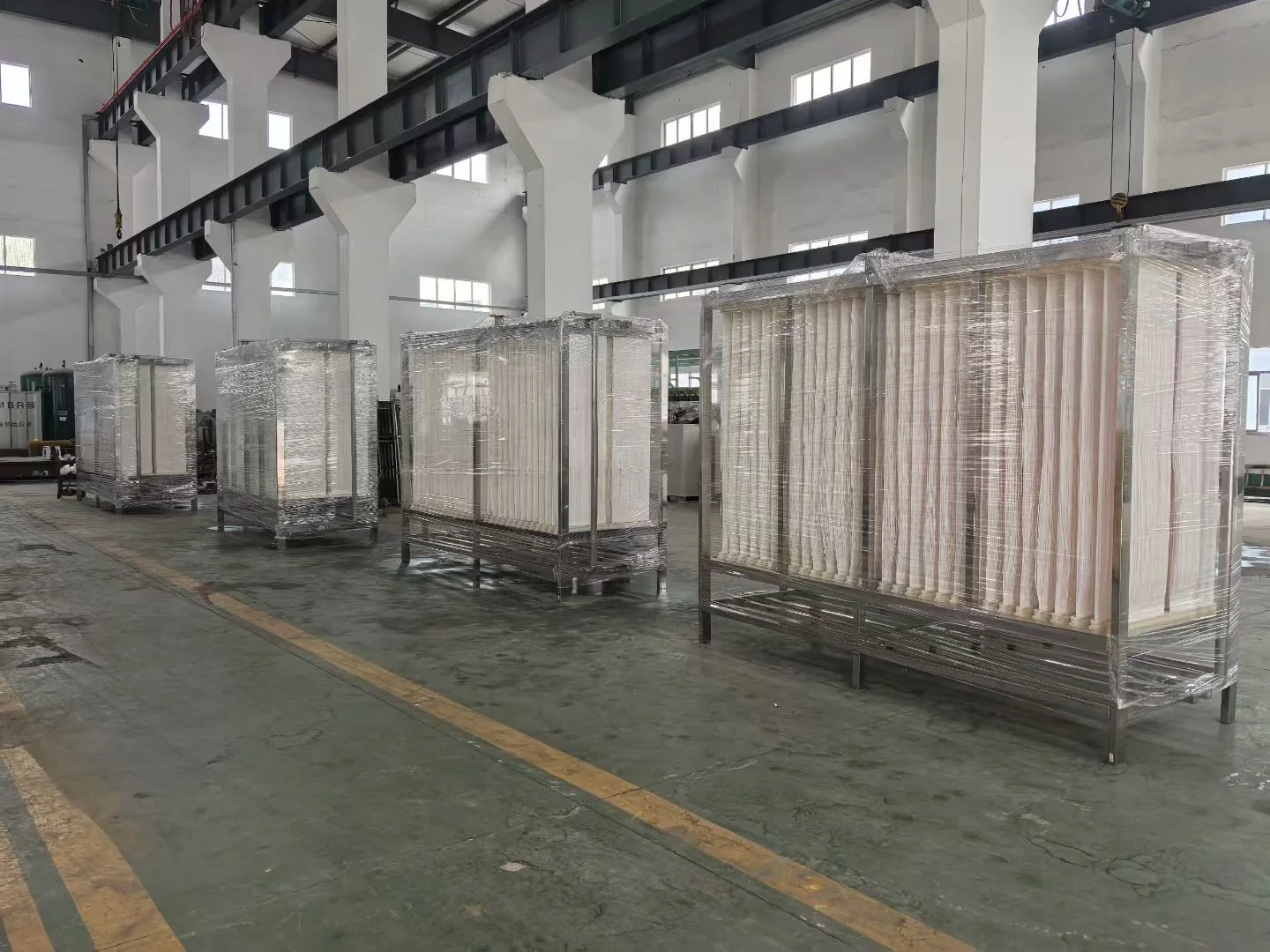 Hollow fiber MBR membrane modules protected with stretch film for packing